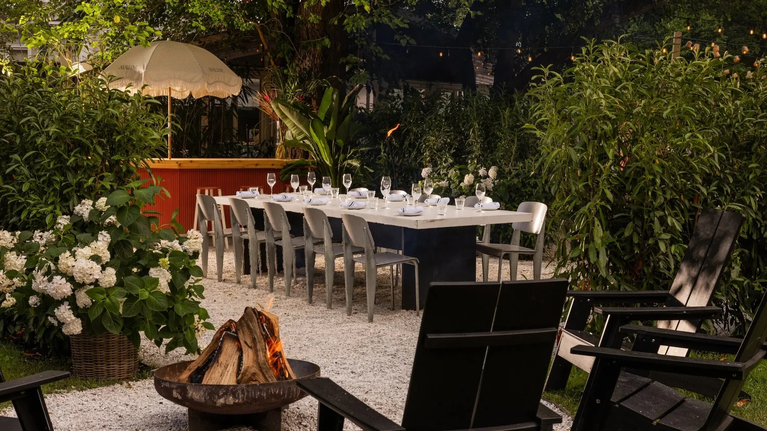 Moby's firepit garden with bar