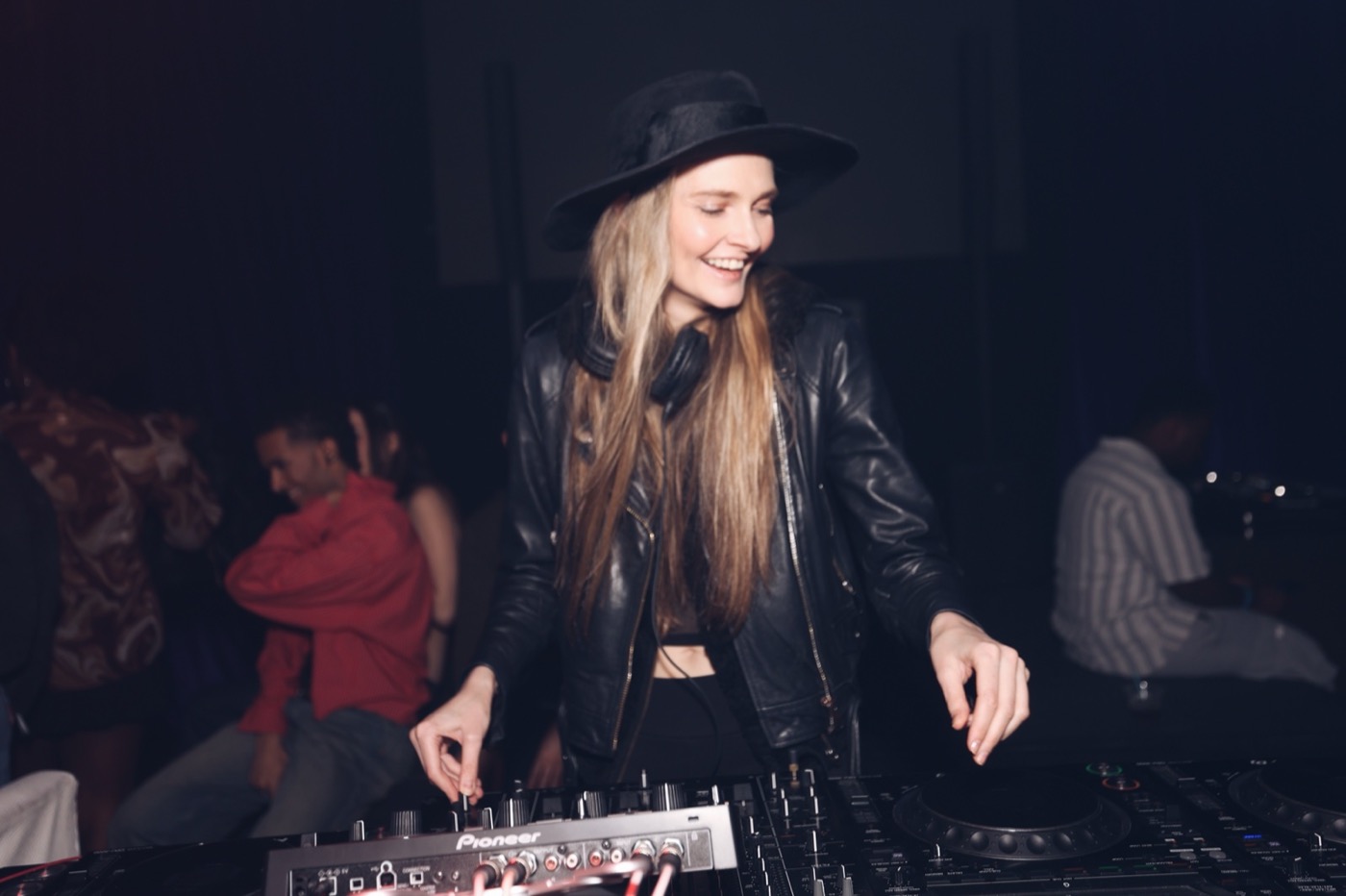 Olga Cerpita DJ