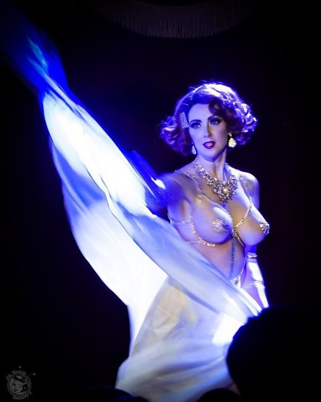 Rosie — burlesque dancer